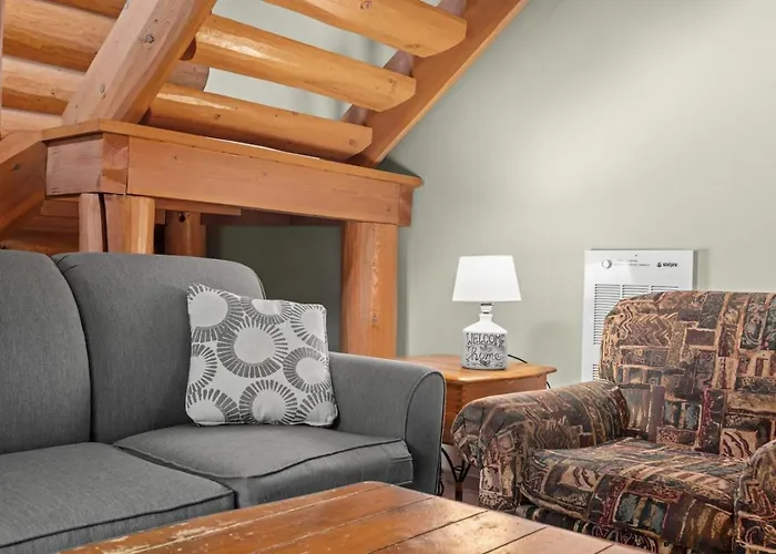 Rustic Chalet Perfect Getaway For Groups